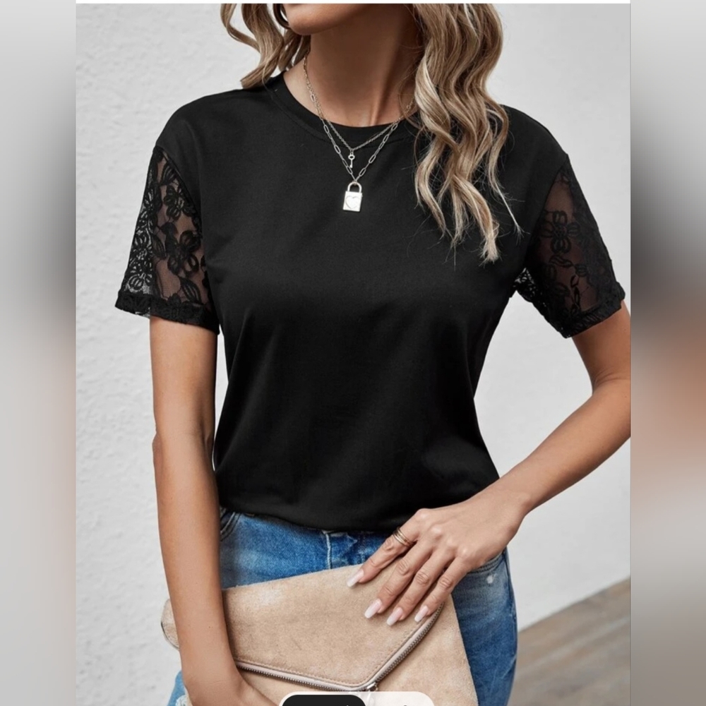 Lace sleeve round neck tee